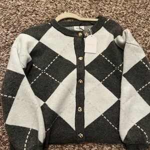 Song of Style Two-Tone Argyle Button Cardigan in Dark Gray & Light Gray